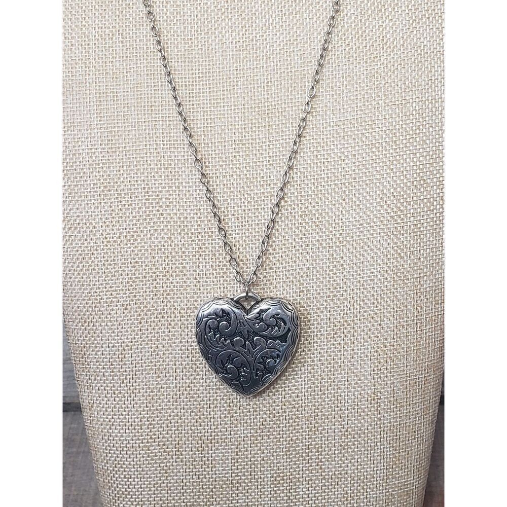 METAL PUFFED HEART Costume Jewelry Necklace